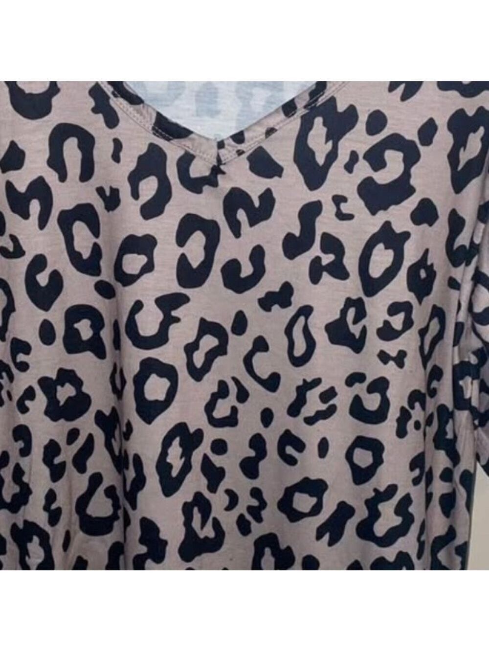 Women's Leopard Print V Neck Top - Picture 5 of 5